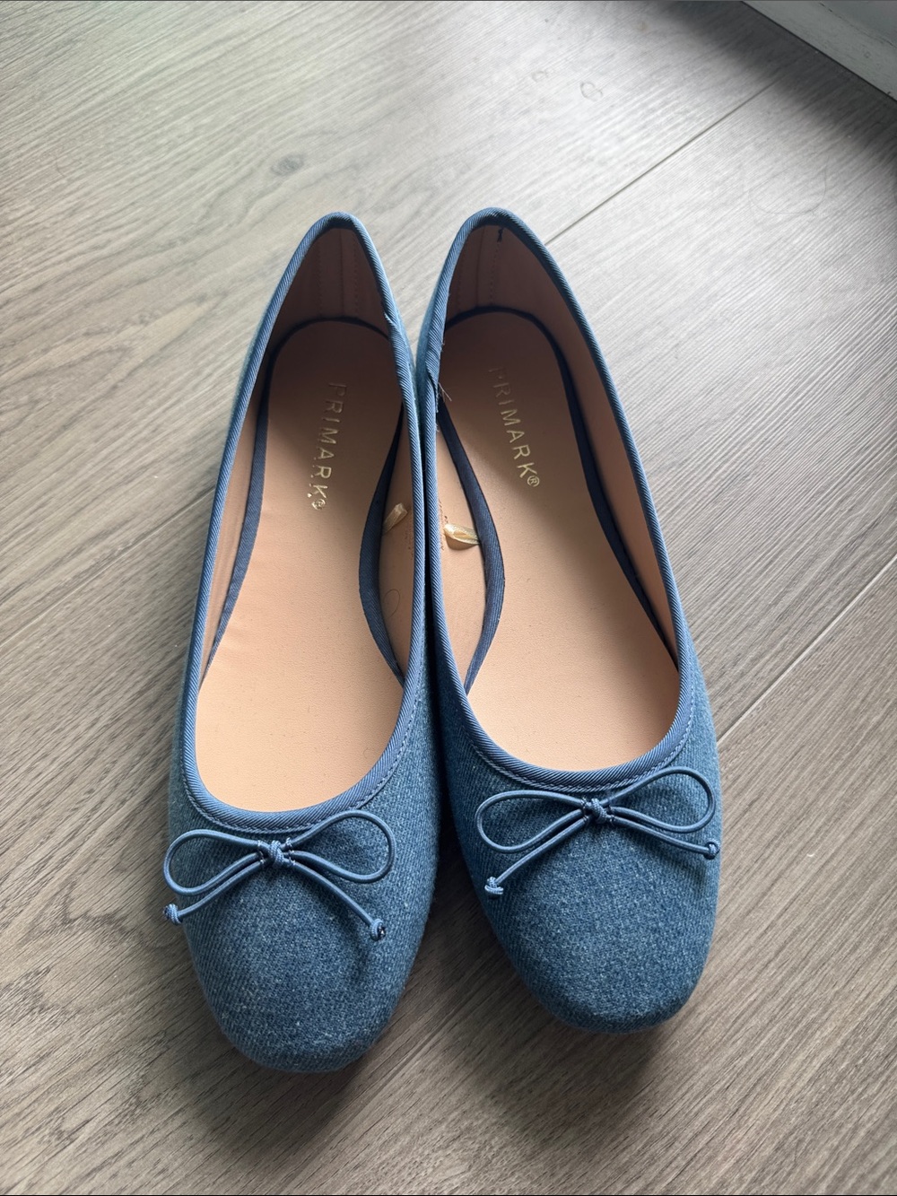 DENIM BOW FLATS - Picture 3 of 5
